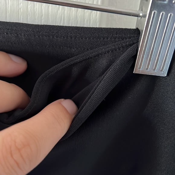 90 degree capri leggings - Picture 6 of 9